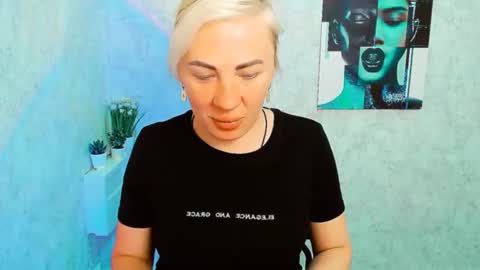 Snapshot of alinafrey_ chatting on 05-29-26, 06:11 Alina online show from 05-29-26, 06:11