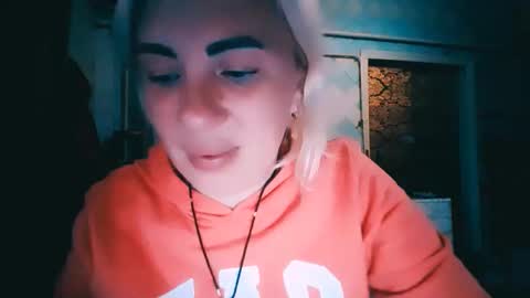Snapshot of alinafrey_ chatting on 05-31-26, 01:07 Alina online show from 05-31-26, 01:07