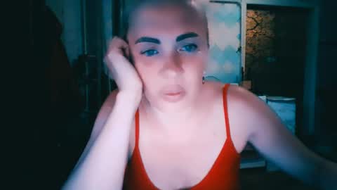 Snapshot of alinafrey_ chatting on 06-14-26, 02:52 Alina online show from 06-14-26, 02:52