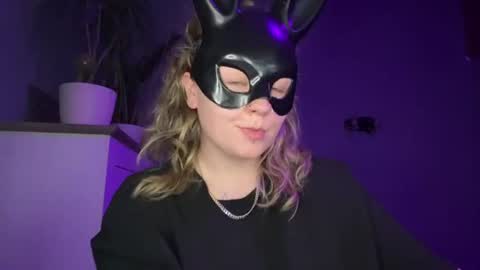 Snapshot of alinahotgirl chatting on 07-03-26, 10:05 Alina online show from 07-03-26, 10:05