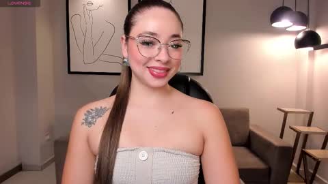 alinakravitz_ online show from 10-29-25, 12:07