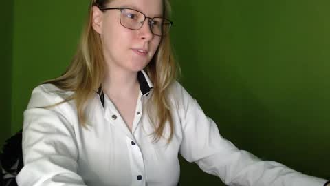 Snapshot of alinasei chatting on 05-20-26, 12:55 alinasei online show from 05-20-26, 12:55