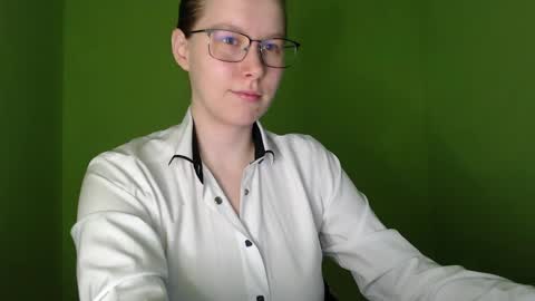 Snapshot of alinasei chatting on 05-24-26, 01:05 alinasei online show from 05-24-26, 01:05