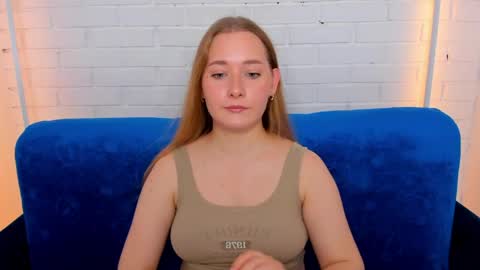 Snapshot of alinawise chatting on 05-26-26, 01:34 alinawise online show from 05-26-26, 01:34