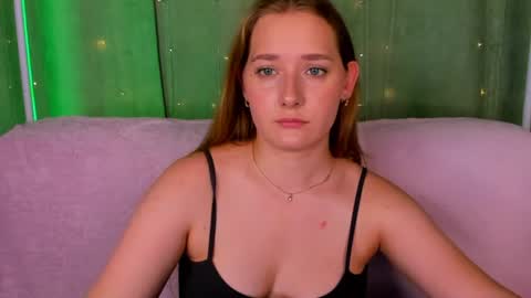 Snapshot of alinawise chatting on 06-22-26, 03:25 alinawise online show from 06-22-26, 03:25