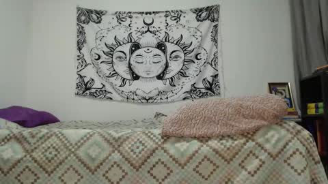 Snapshot of alinawoolf_ chatting on 12-27-24, 02:47 Ali online show from 12-27-24, 02:47