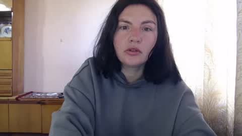 Snapshot of alinaxjames chatting on 04-27-26, 07:39 AlinaxJames online show from 04-27-26, 07:39