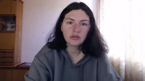 Snapshot of alinaxjames chatting on 05-04-26, 08:21 AlinaxJames online show from 05-04-26, 08:21