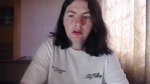 Snapshot of alinaxjames chatting on 05-29-26, 08:34 AlinaxJames online show from 05-29-26, 08:34