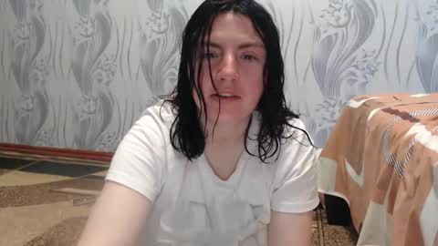 Snapshot of alinaxjames chatting on 06-03-26, 03:28 AlinaxJames online show from 06-03-26, 03:28