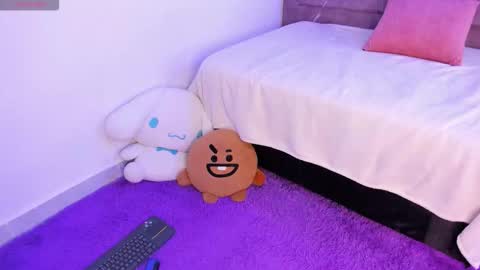 Snapshot of aline_ackerman chatting on 10-09-25, 11:36 ALINE online show from 10-09-25, 11:36