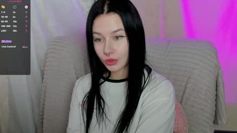Snapshot of alinegreeeen chatting on 01-19-25, 10:17 Aline Greeeen online show from 01-19-25, 10:17