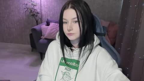 Snapshot of alinegreeeen chatting on 10-21-25, 09:54 Aline Greeeen online show from 10-21-25, 09:54