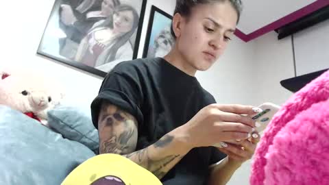 alipetite online show from 11-12-25, 11:14