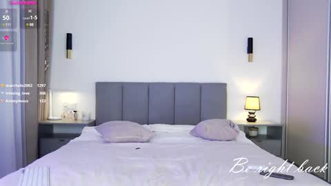 Alisa but you can call me Molli  online show from 12-14-24, 05:58