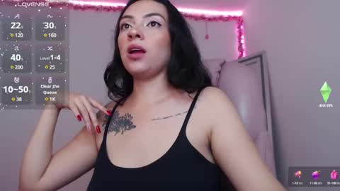 Snapshot of alisa__cain chatting on 12-17-24, 08:12 Alejandra online show from 12-17-24, 08:12