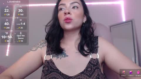 Snapshot of alisa__cain chatting on 01-30-25, 08:43 Alejandra online show from 01-30-25, 08:43