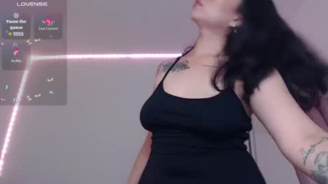 Snapshot of alisa__cain chatting on 01-31-25, 05:30 Alejandra online show from 01-31-25, 05:30