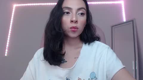 Snapshot of alisa__cain chatting on 02-22-25, 09:34 Alejandra online show from 02-22-25, 09:34