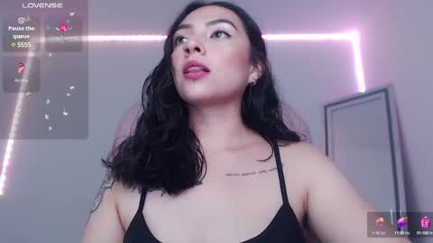 Snapshot of alisa__cain chatting on 03-10-25, 05:00 Alejandra online show from 03-10-25, 05:00