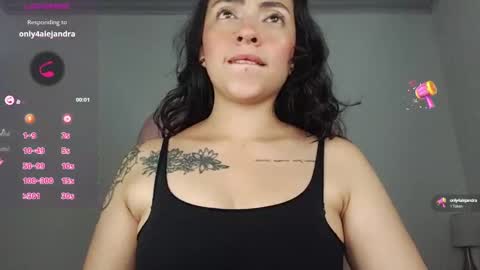 Snapshot of alisa__cain chatting on 09-16-25, 05:19 Alejandra online show from 09-16-25, 05:19