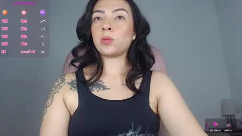 Snapshot of alisa__cain chatting on 09-23-25, 07:22 Alejandra online show from 09-23-25, 07:22