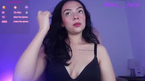 Snapshot of alisa__cain chatting on 10-17-25, 07:44 Alejandra online show from 10-17-25, 07:44