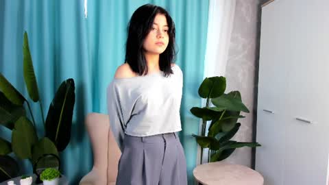 Snapshot of alisaglow chatting on 07-01-26, 07:21 Im Alisa and its my first day here online show from 07-01-26, 07:21