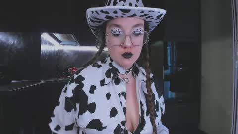 Alisa online show from 04-22-26, 08:06