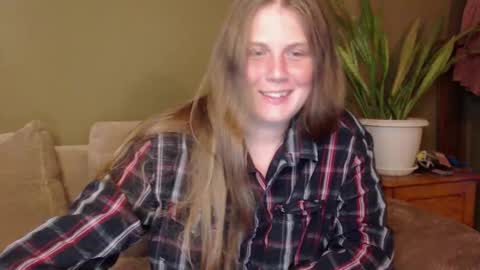 Snapshot of alisaxxxshy chatting on 09-10-25, 09:15 alisaxxxshy online show from 09-10-25, 09:15