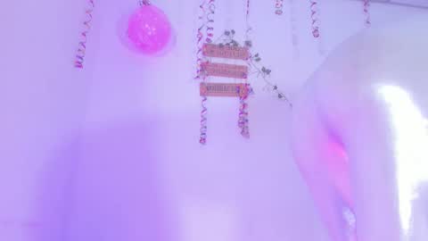 Alisia online show from 10-15-25, 05:07