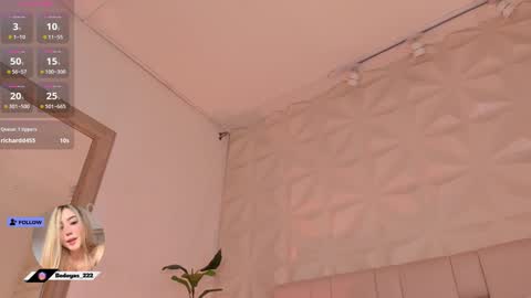 Snapshot of alison222_ chatting on 12-26-24, 10:52 A L I S O N online show from 12-26-24, 10:52