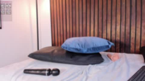 Snapshot of alison222_ chatting on 01-23-25, 01:41 A L I S O N online show from 01-23-25, 01:41