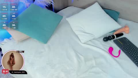 Snapshot of alison222_ chatting on 02-05-25, 01:47 A L I S O N online show from 02-05-25, 01:47
