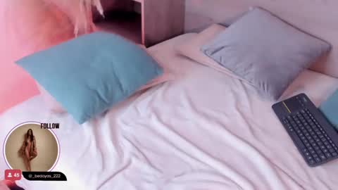 Snapshot of alison222_ chatting on 02-14-25, 11:53 A L I S O N online show from 02-14-25, 11:53