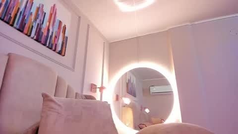 Snapshot of alison_collins_ chatting on 01-22-25, 06:52 Alison online show from 01-22-25, 06:52