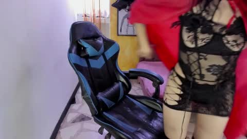 ALISON MOON online show from 10-30-25, 01:23