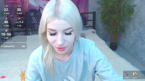 Snapshot of alison_moonlight chatting on 12-15-24, 04:51 Alison online show from 12-15-24, 04:51