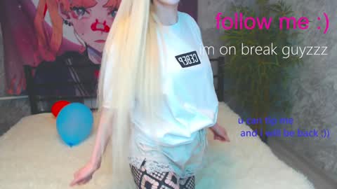 Snapshot of alison_moonlight chatting on 12-30-24, 10:34 Alison online show from 12-30-24, 10:34