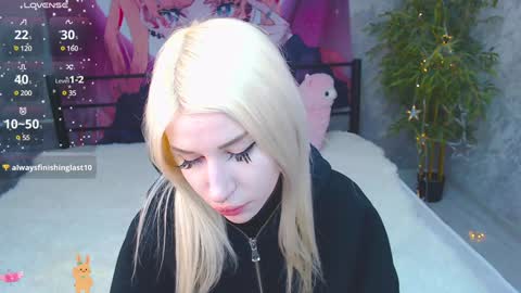 Snapshot of alison_moonlight chatting on 01-04-25, 04:01 Alison online show from 01-04-25, 04:01