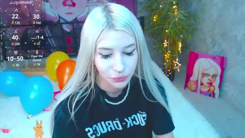 Snapshot of alison_moonlight chatting on 02-15-25, 02:26 Alison online show from 02-15-25, 02:26