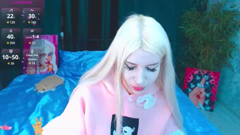 Snapshot of alison_moonlight chatting on 10-19-25, 04:07 Alison online show from 10-19-25, 04:07