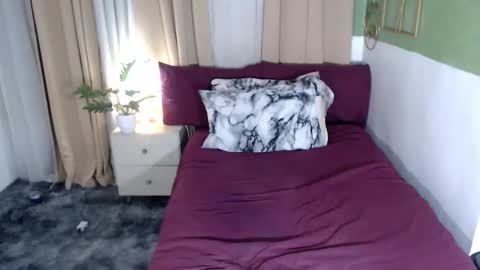 Snapshot of alisonaims chatting on 02-09-25, 08:54 hotty online show from 02-09-25, 08:54