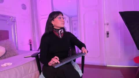 Alison Fishert online show from 01-28-25, 11:49