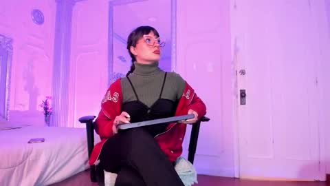 Alison Fishert online show from 11-07-25, 12:38