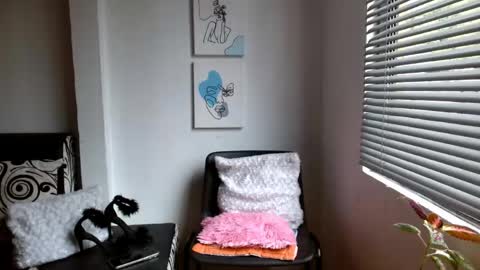 Snapshot of alisonturbay chatting on 06-03-26, 04:01 Alisonturbay online show from 06-03-26, 04:01