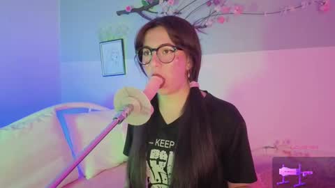 Mia online show from 03-19-26, 09:30