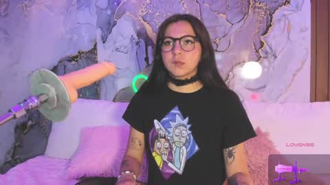 Mia online show from 04-04-26, 08:17