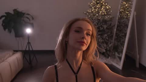 Alissa online show from 12-21-25, 08:10