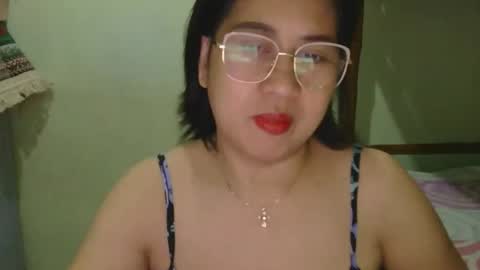 Snapshot of alissalove18 chatting on 05-12-26, 10:07 alissalove18 online show from 05-12-26, 10:07